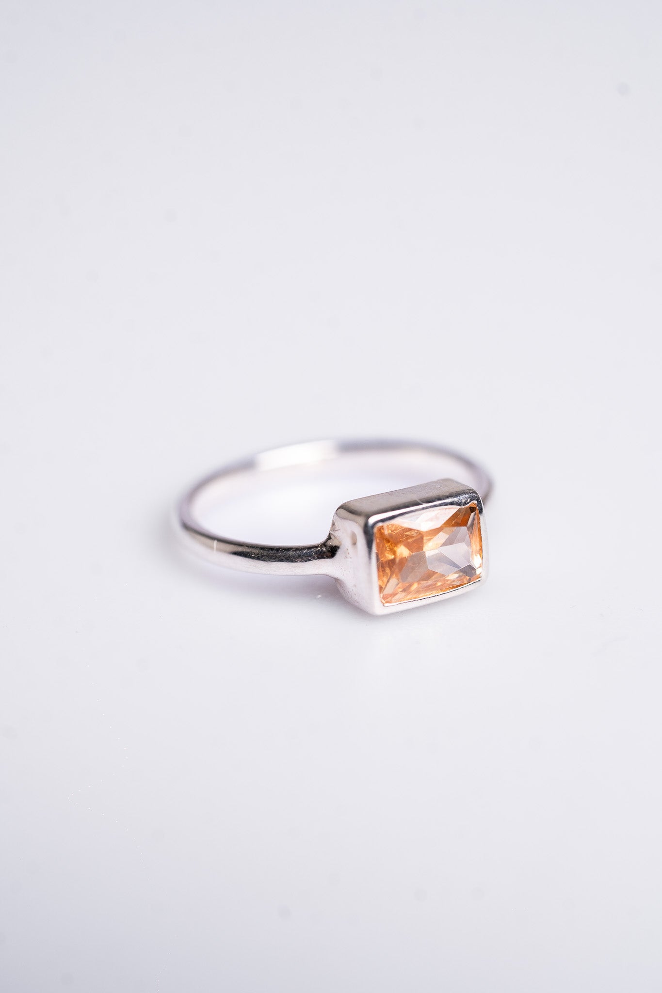 Horizontal Heirloom Champagne Sapphire