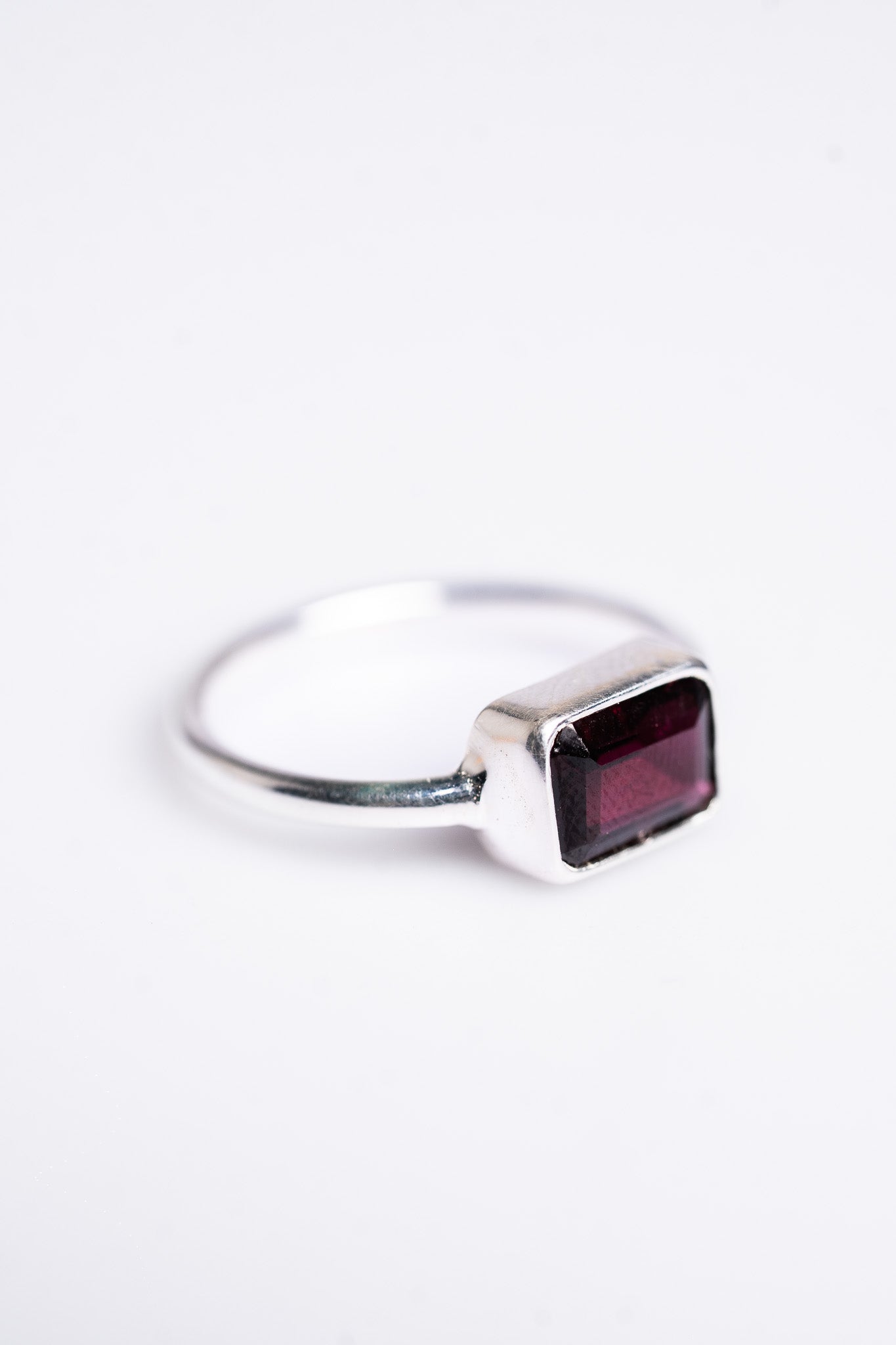 Horizontal Heirloom Garnet
