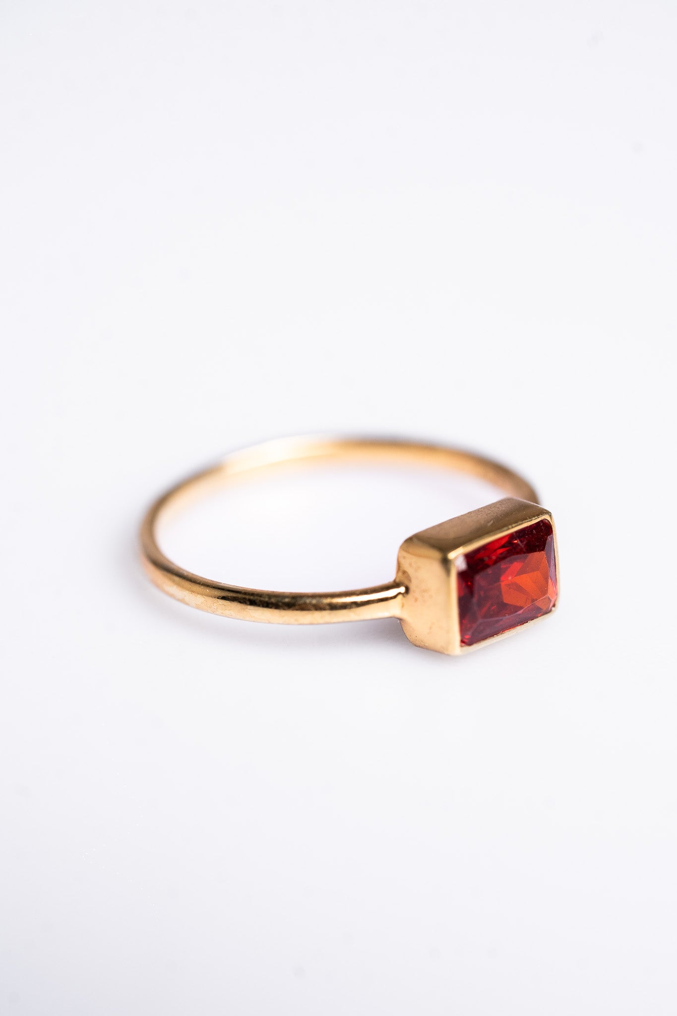 Horizontal Heirloom Orange Sapphire