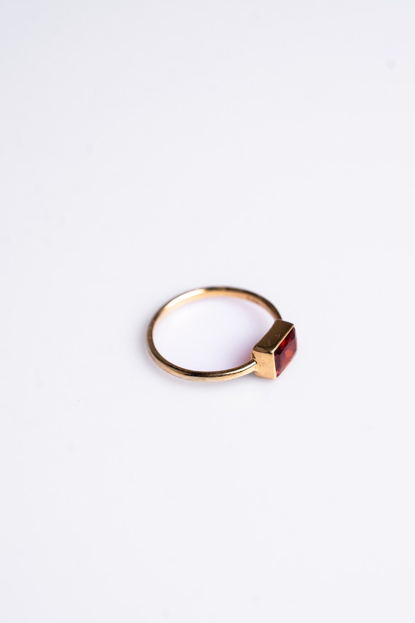 Horizontal Heirloom Orange Sapphire