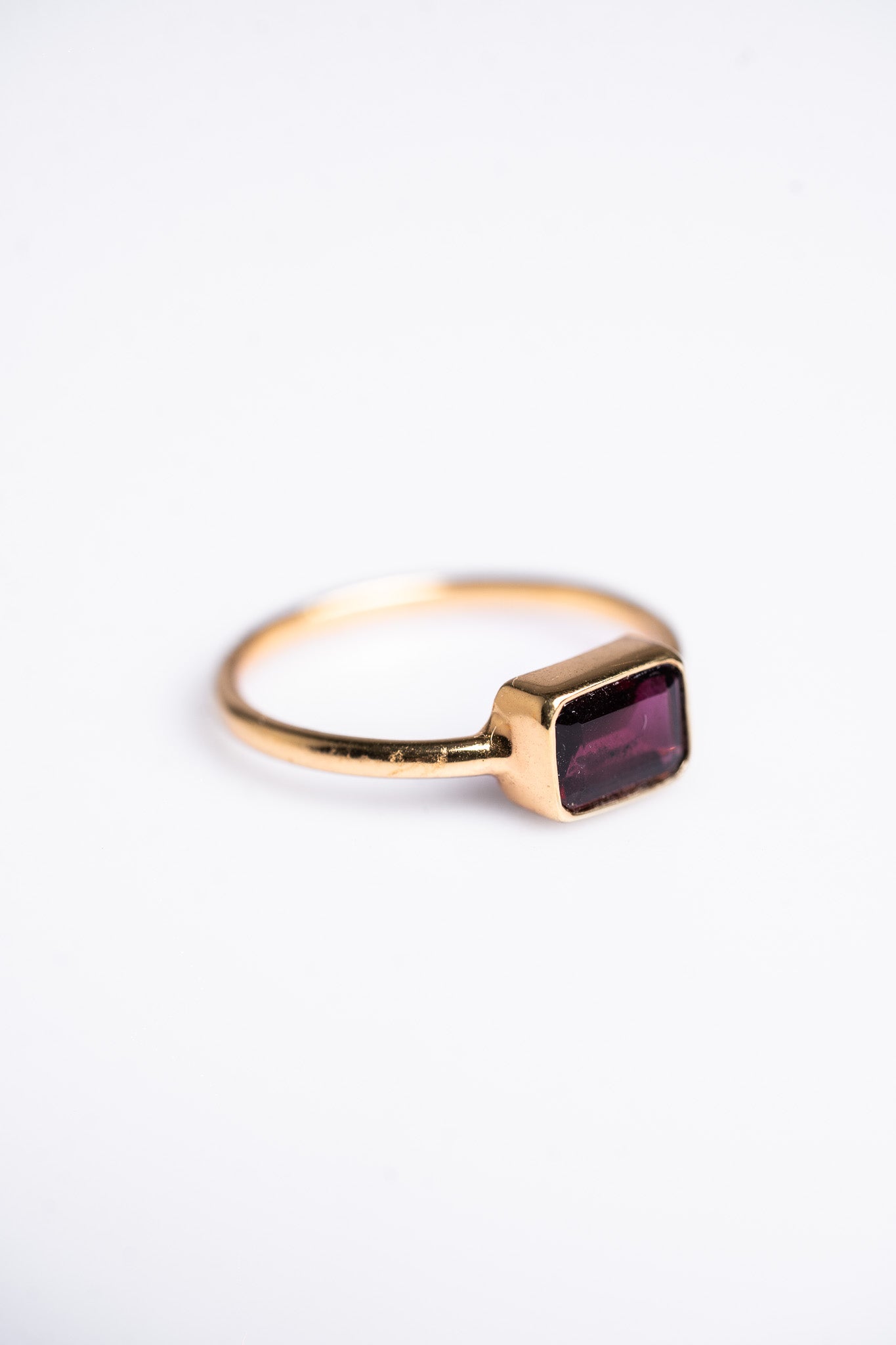 Horizontal Heirloom Garnet