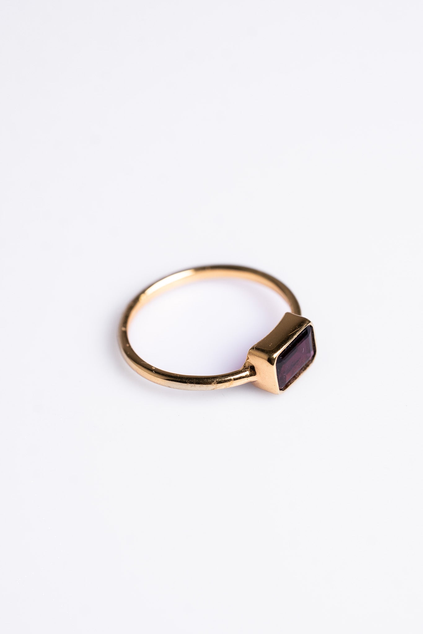 Horizontal Heirloom Garnet