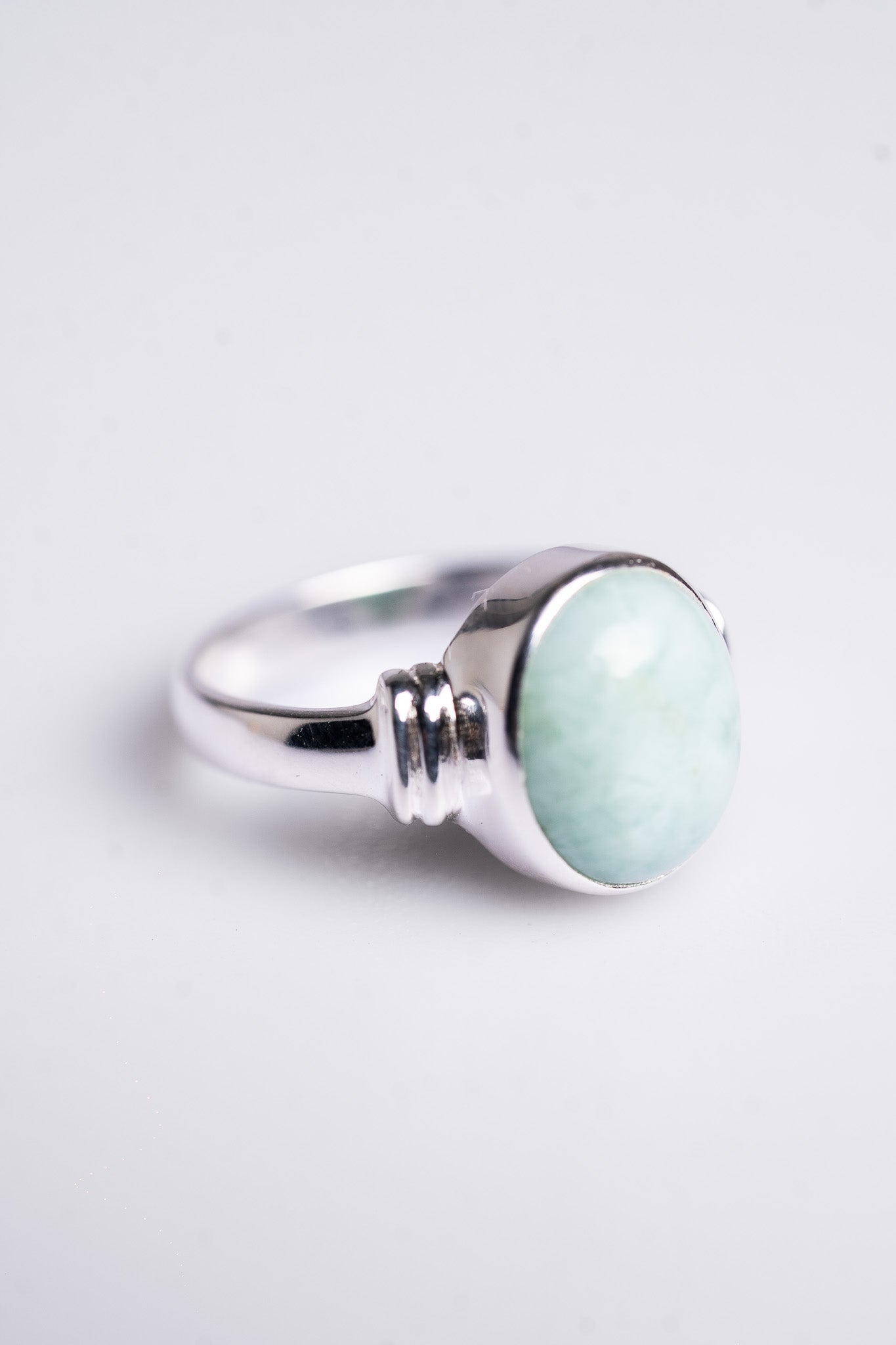 Oval Throne Larimar