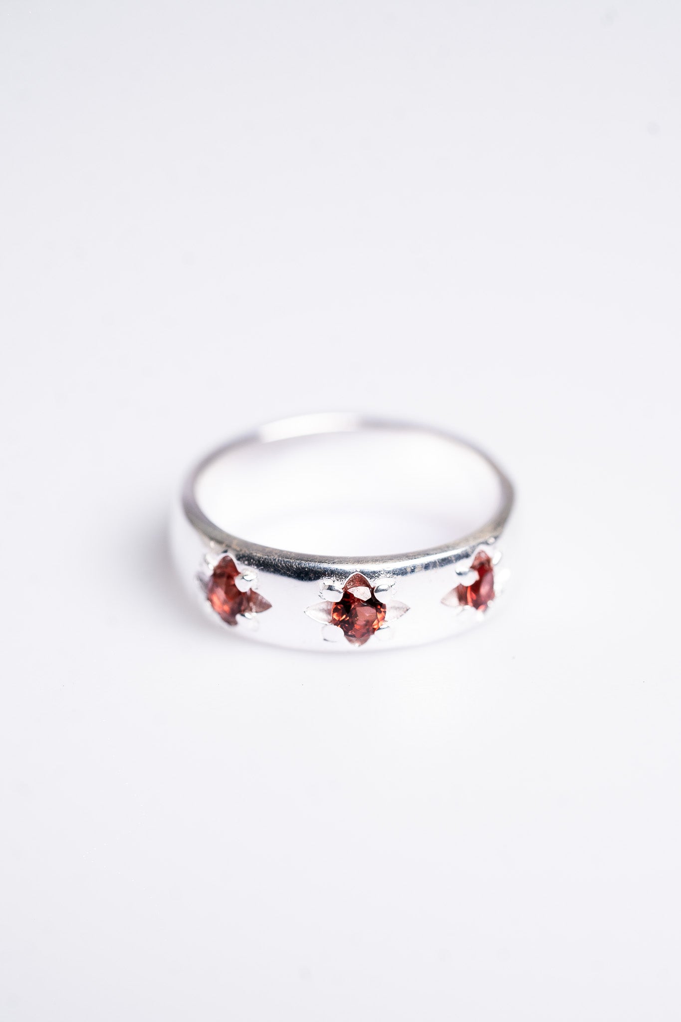 Starry Band Garnet