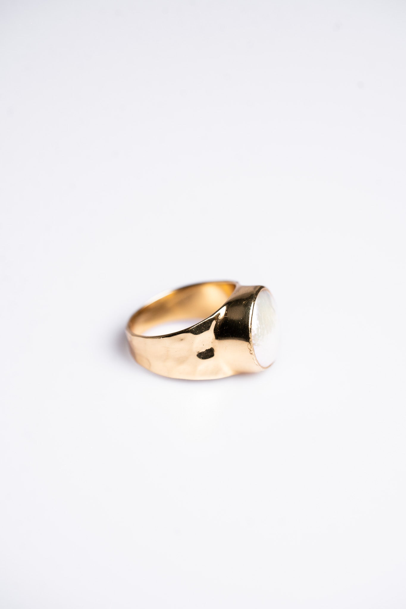 Mermaid Hammered Band Pearl