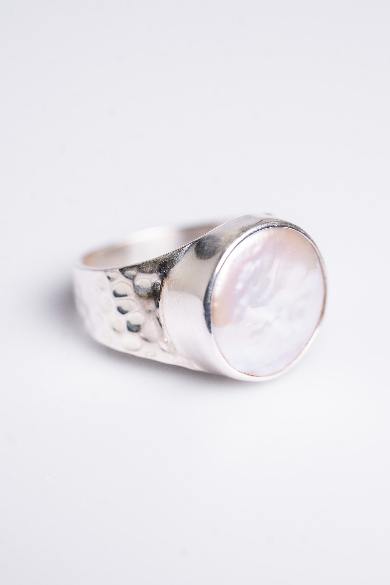 Mermaid Hammered Band Pearl