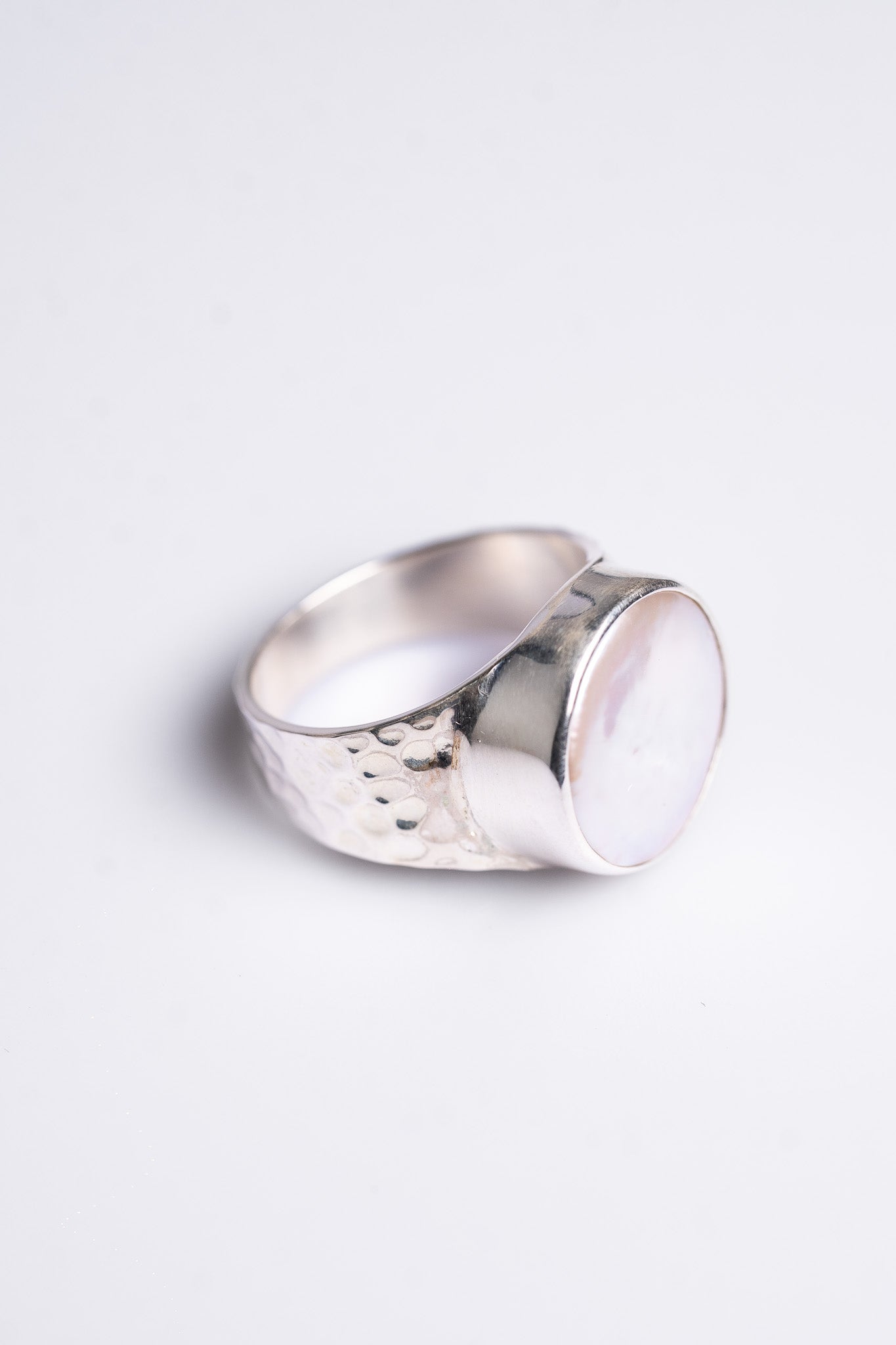 Mermaid Hammered Band Pearl